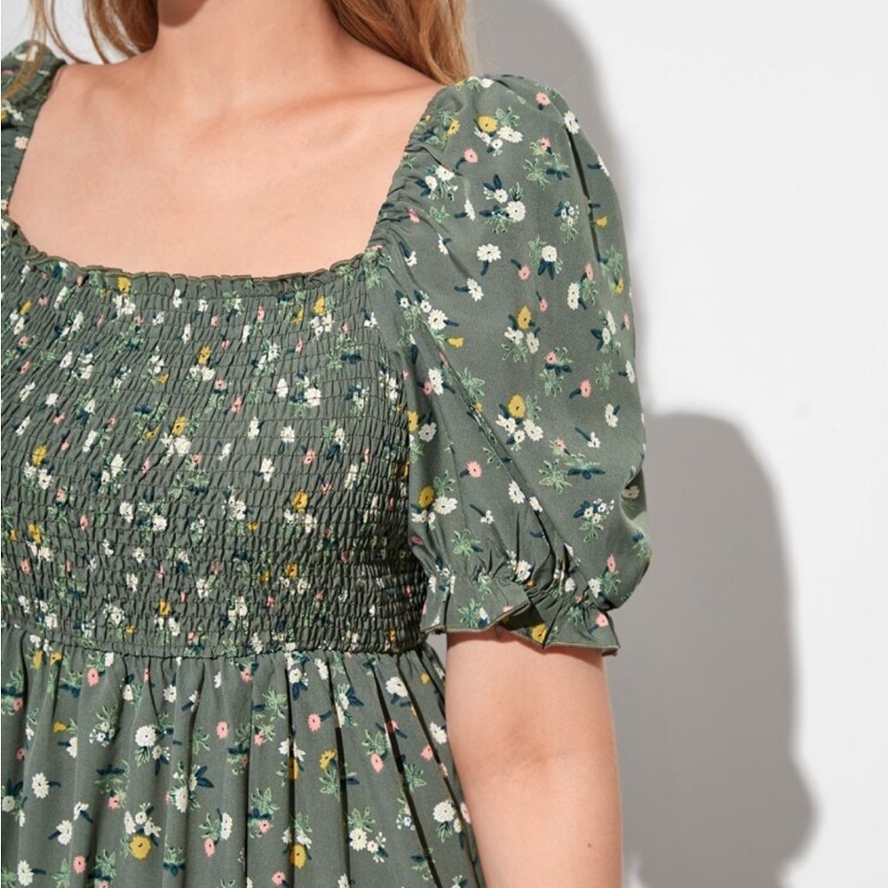 Plus size floral print thigh slit dress - Picture 5 of 7